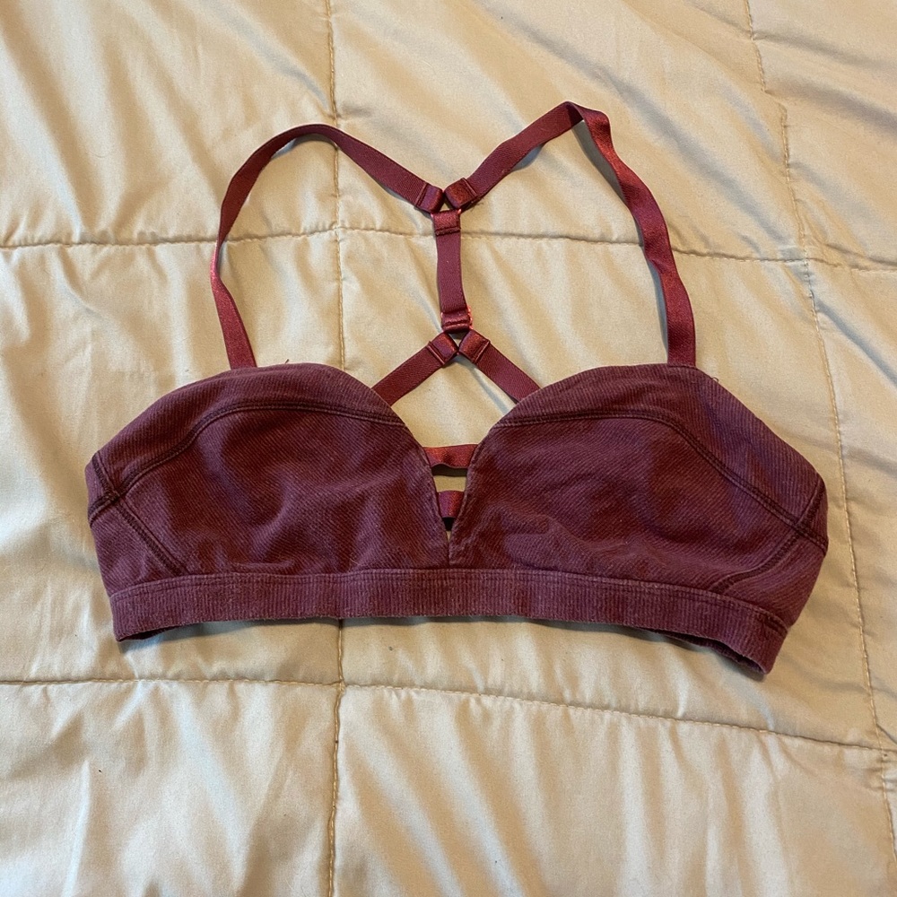 Lululemon sports bra